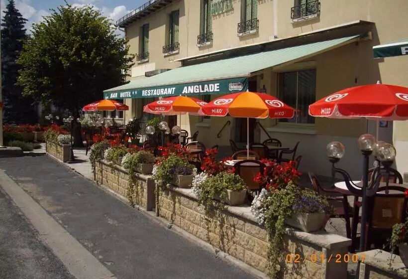 ホテル Hôtel Restaurant Anglade