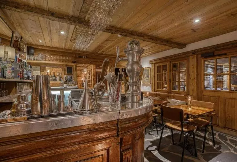 هتل Le Vieux Chalet