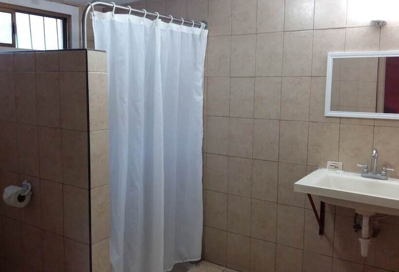 בית מלון כפרי Malibu Guaymas