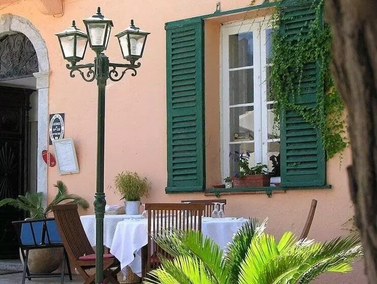 ホテル Le Vieux Moulin