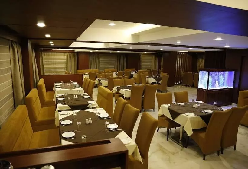ホテル The Ocean Pearl Udupi