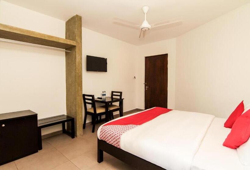 Saninro Hotel   Ragama