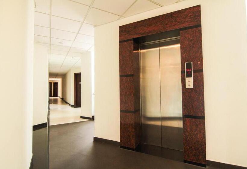 Saninro Hotel   Ragama