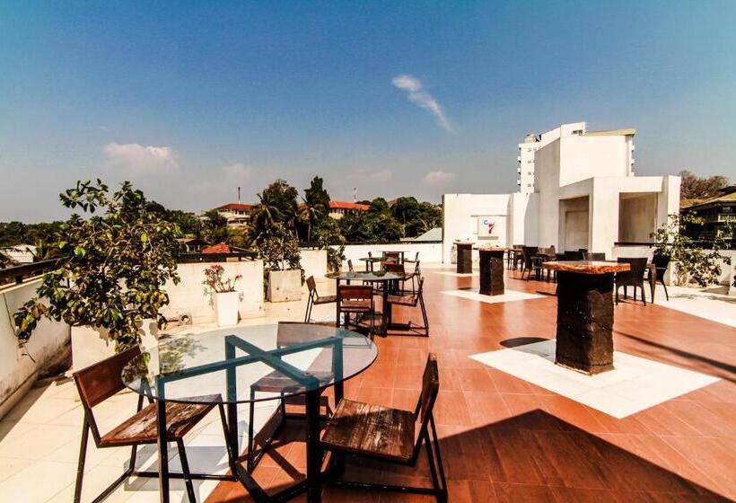 Saninro Hotel   Ragama