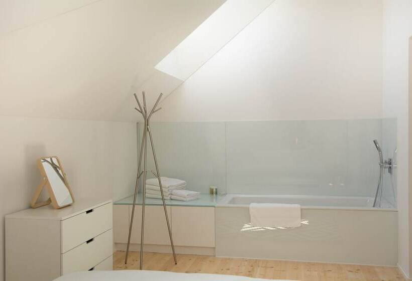 Top City Center Lion Monument