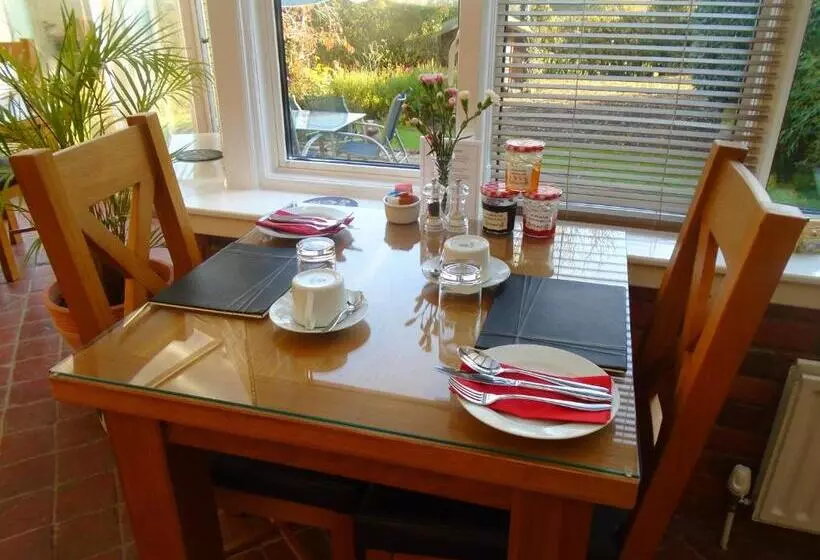 Trumbles Gatwick B&b