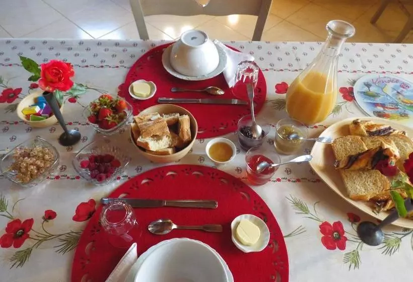 Aamiaismajoitus (B&B) A La Haute Bouillere