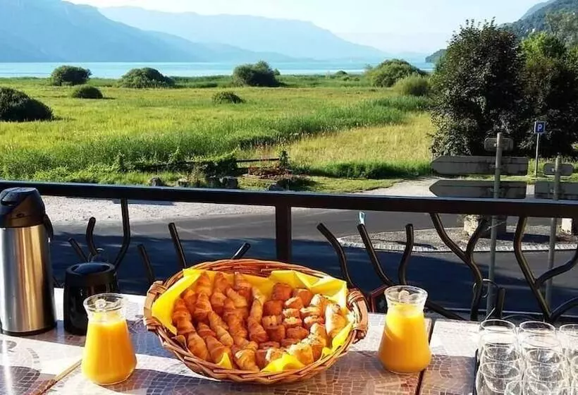 Aamiaismajoitus (B&B) Auberge De Portout