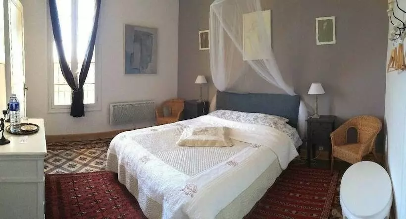 ベッドアンドブレックファースト Chambres D Hôtes La Cour D été