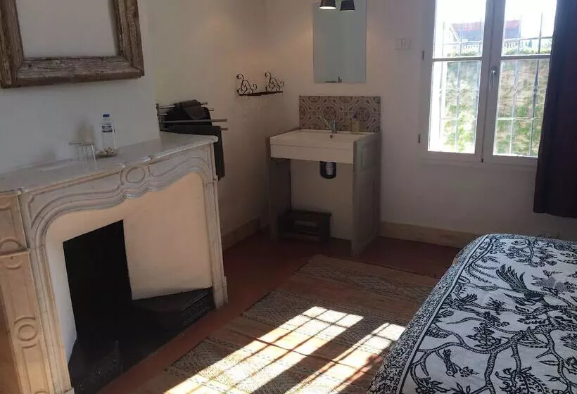 ベッドアンドブレックファースト Chambres D Hôtes La Cour D été