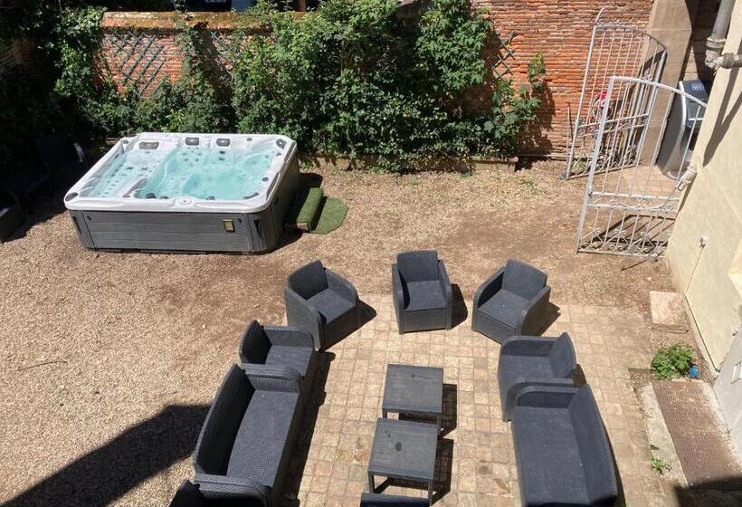 مبيت وإفطار Château De Seurre   No Boring People Please   O6 Io 66 95 83