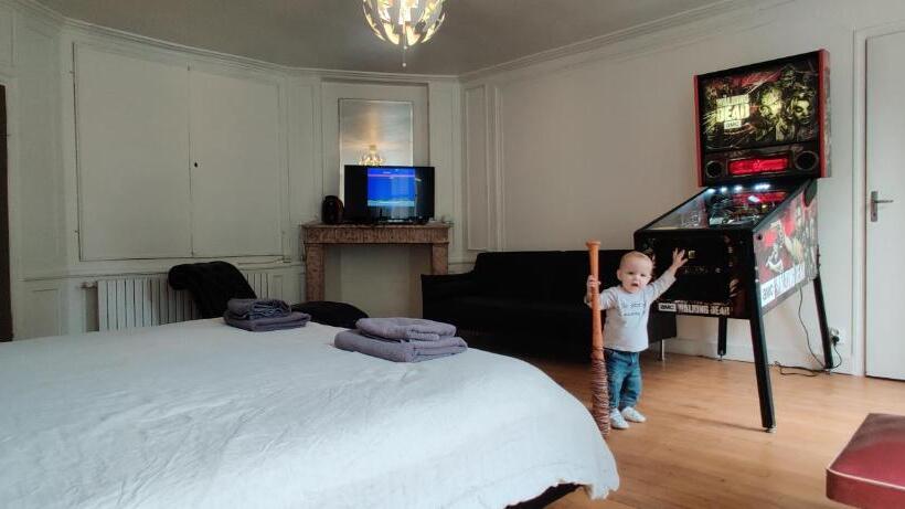 مبيت وإفطار Château De Seurre   No Boring People Please   O6 Io 66 95 83