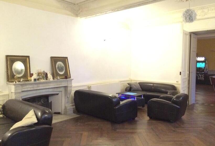 مبيت وإفطار Château De Seurre   No Boring People Please   O6 Io 66 95 83