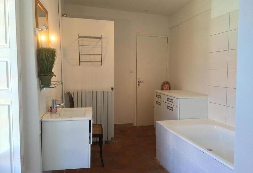 مبيت وإفطار Château De Seurre   No Boring People Please   O6 Io 66 95 83