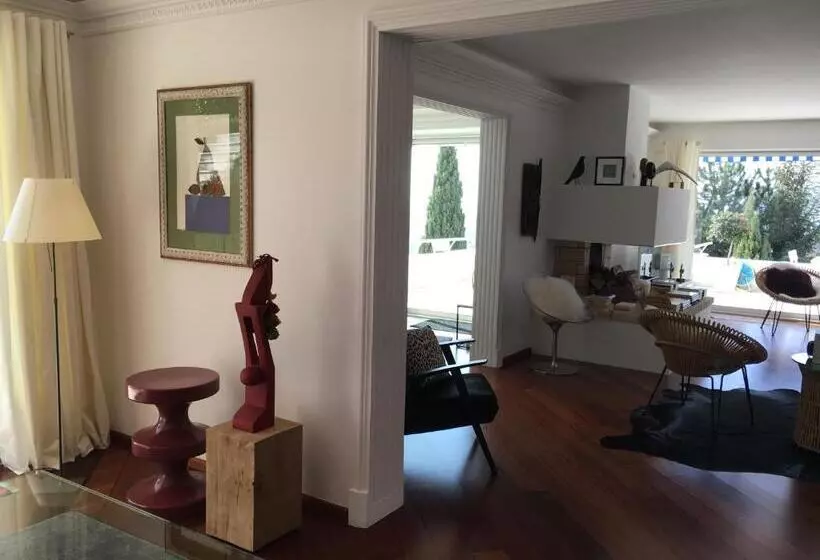 ベッドアンドブレックファースト La Villa Haute Corniche