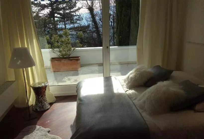 ベッドアンドブレックファースト La Villa Haute Corniche
