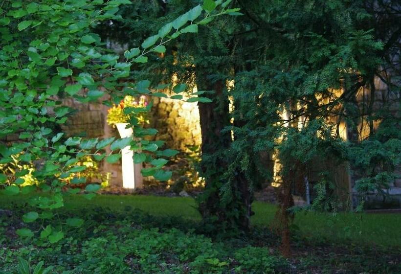 مبيت وإفطار Le Logis Du Peu Girard