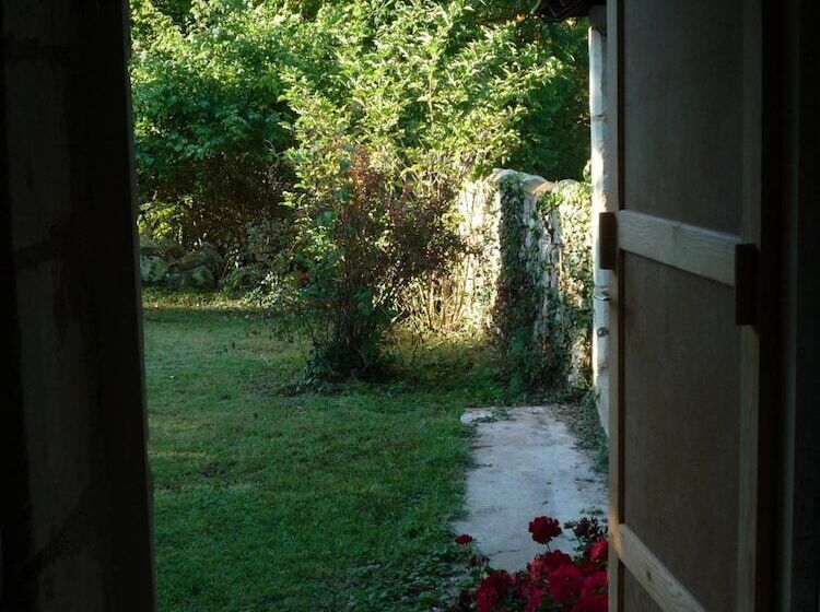 مبيت وإفطار Le Logis Du Peu Girard