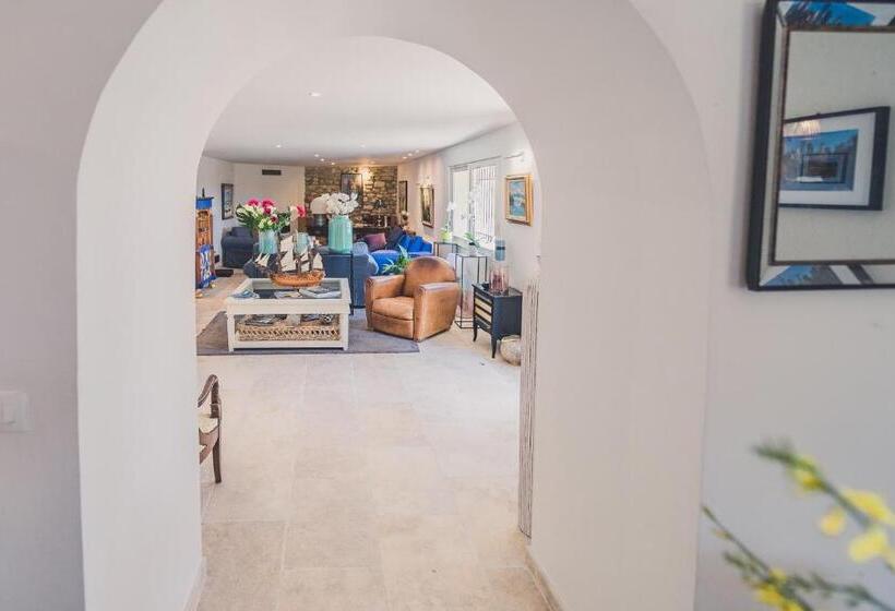 ベッドアンドブレックファースト Maison Sadina