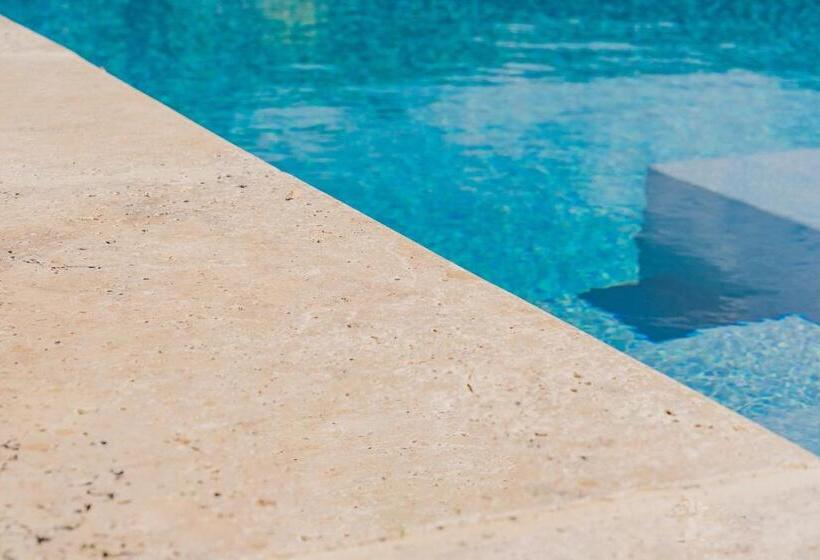 ベッドアンドブレックファースト Maison Sadina