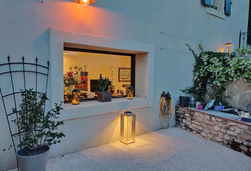 ベッドアンドブレックファースト Maison Sadina