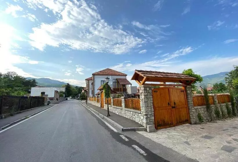هتل Aragvi