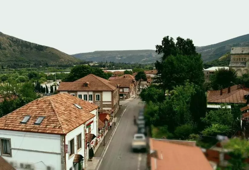 هتل Aragvi