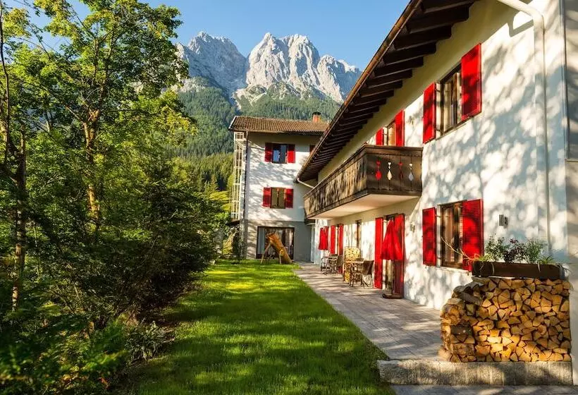 Hotelli Bayern Resort