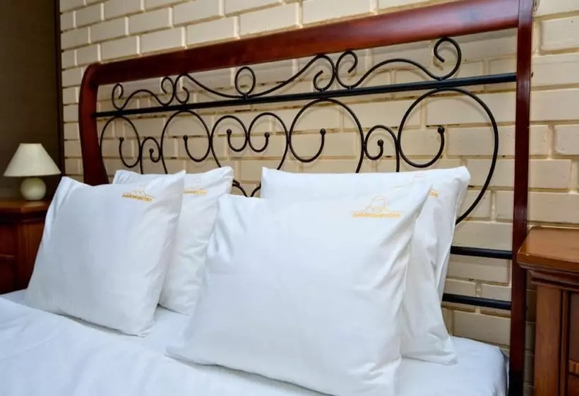 Hotelli Golden Gate Inn
