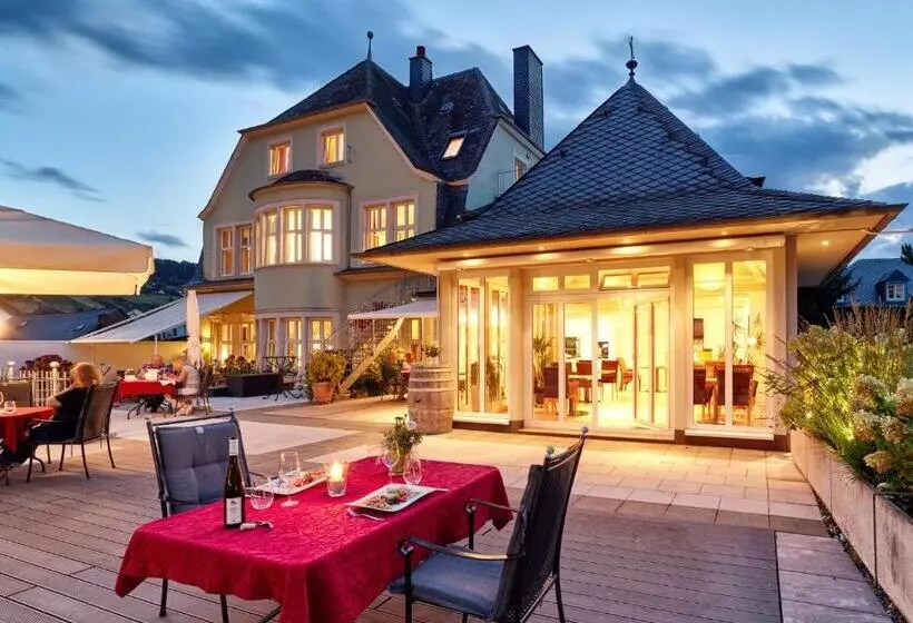 ホテル Gästehaus & Weingut Clüsserath Weiler