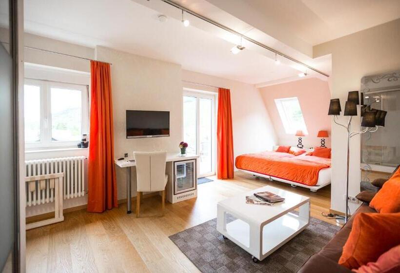 Hotel Gästehaus & Weingut Clüsserath Weiler