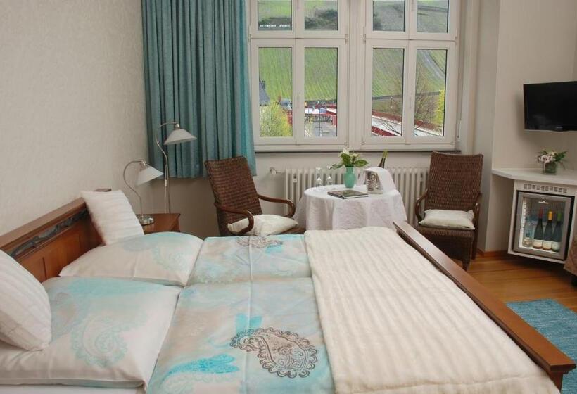 Hotel Gästehaus & Weingut Clüsserath Weiler