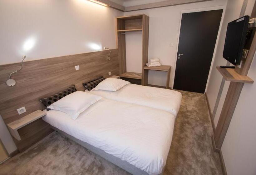 هتل Les Voyageurs