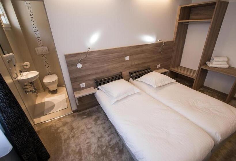 هتل Les Voyageurs