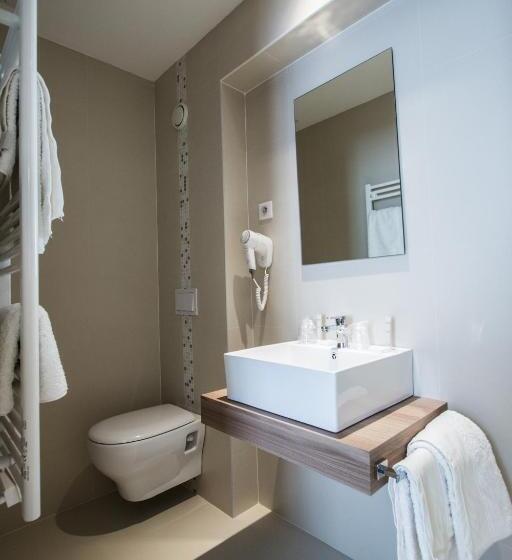 هتل Les Voyageurs