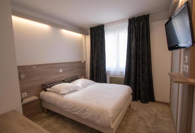 هتل Les Voyageurs