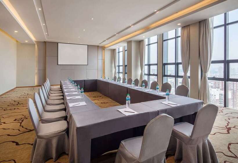 Hotel Ramada Encore Wuhan