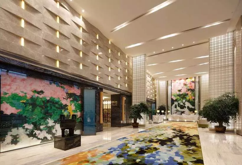 ホテル Ramada Encore Wuhan
