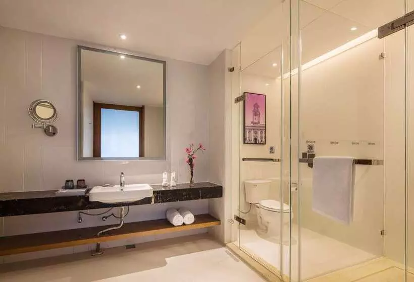 ホテル Ramada Encore Wuhan