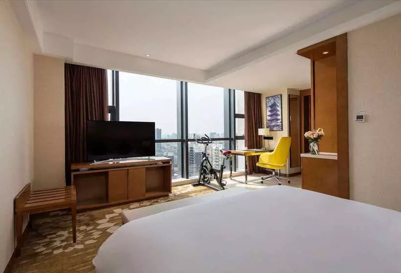 ホテル Ramada Encore Wuhan