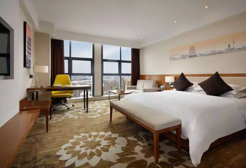 ホテル Ramada Encore Wuhan