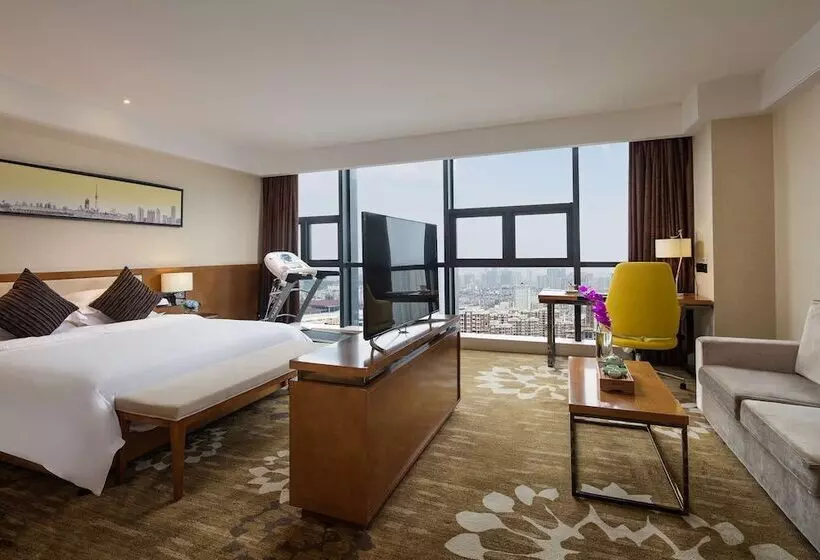 ホテル Ramada Encore Wuhan