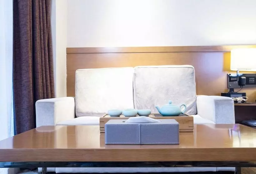 ホテル Ramada Encore Wuhan