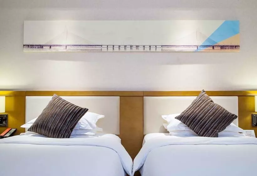 ホテル Ramada Encore Wuhan