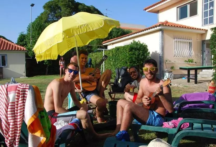Carcavelos Sun & Stay Hostel