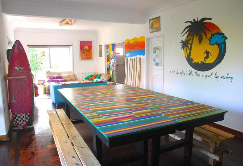 Carcavelos Surf Hostel And Surf Camp