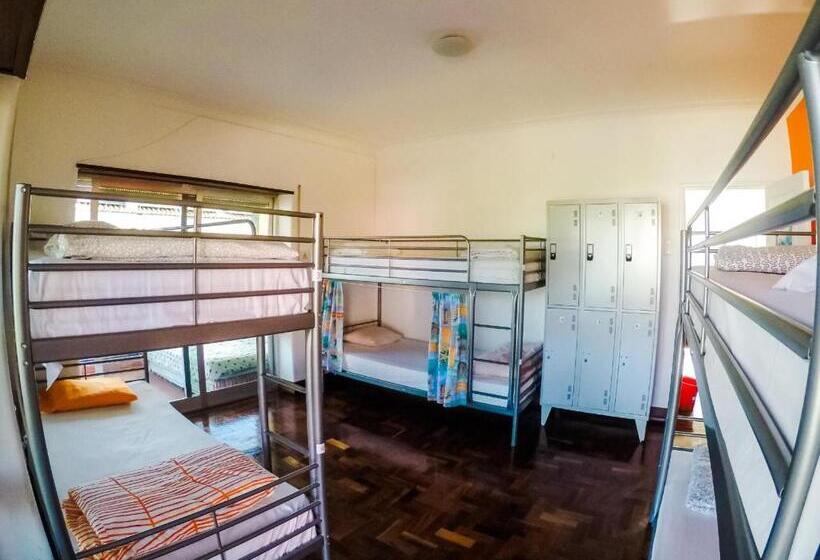 Carcavelos Surf Hostel And Surf Camp