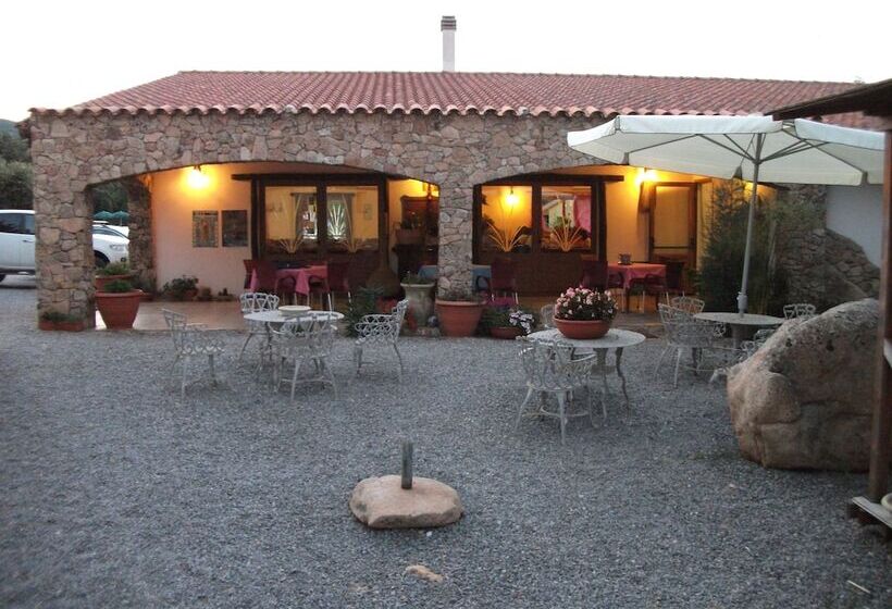 فندق Agriturismo Rocce Bianche   Bungalows