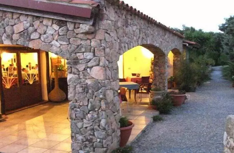 ホテル Agriturismo Rocce Bianche   Bungalows