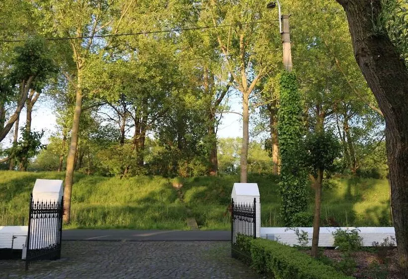 ホテル B&b Pronkenburg